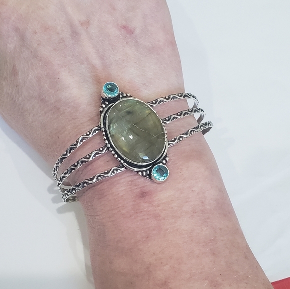 Labradorite, Blue Topaz gemstone,  925 silver bracelet - Picture 10 of 12